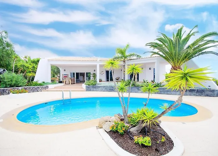 Luxe Villa With Private Pool, Jacuzzi And Spectacular Views