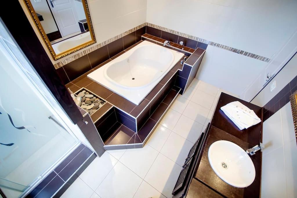 Luxe With Private Pool, Jacuzzi And Spectacular Views Costa Adeje (Tenerife)